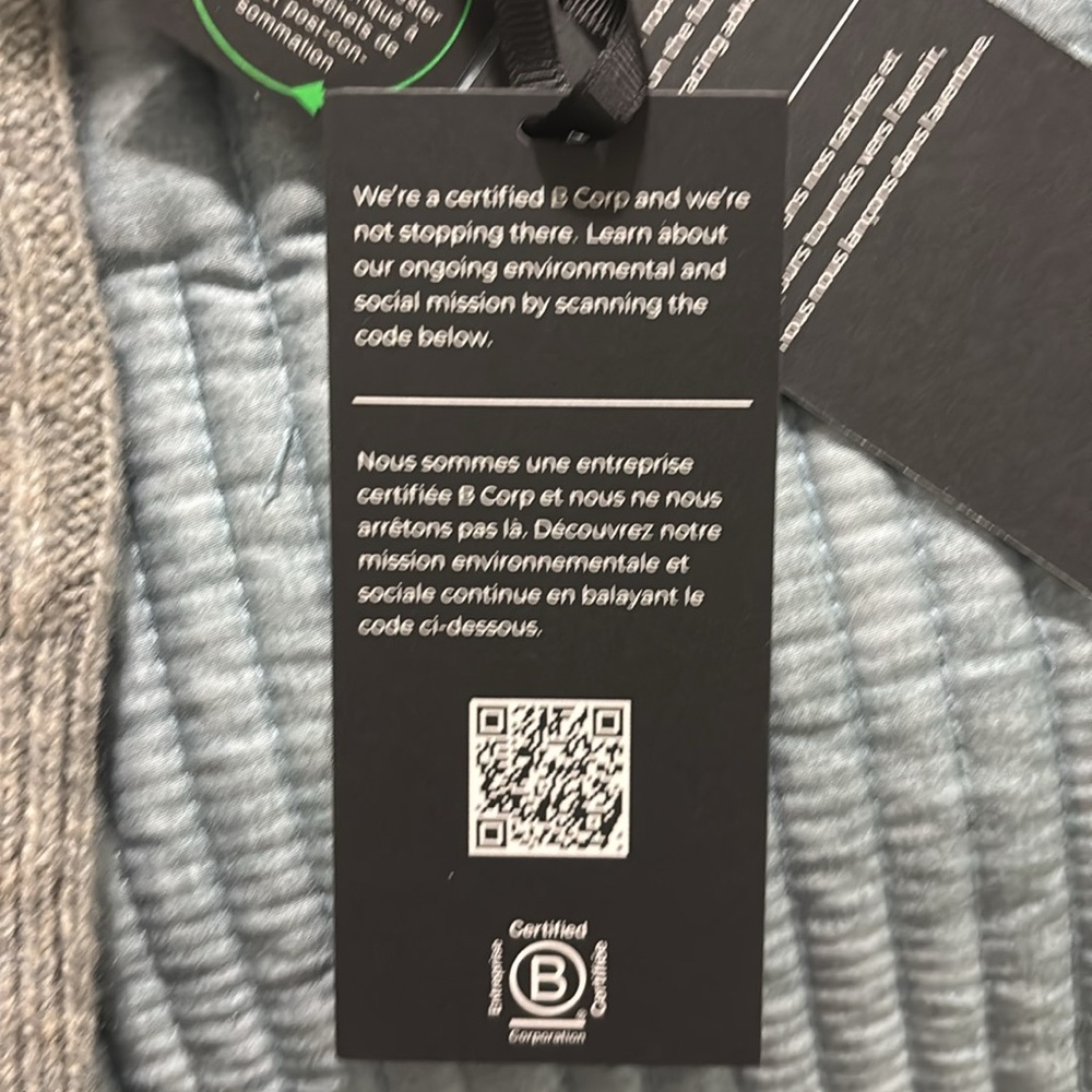 NWT MPG Cable Knit Cropped Sweater - Picture 3 of 6